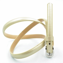 Жіночий ремінь із класичною пряжкою