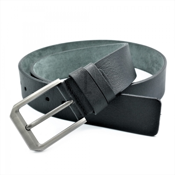 Чоловічий шкіряний ремінь під джинси.