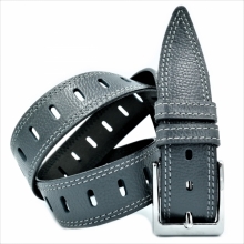 Чоловічий шкіряний ремінь під джинси.