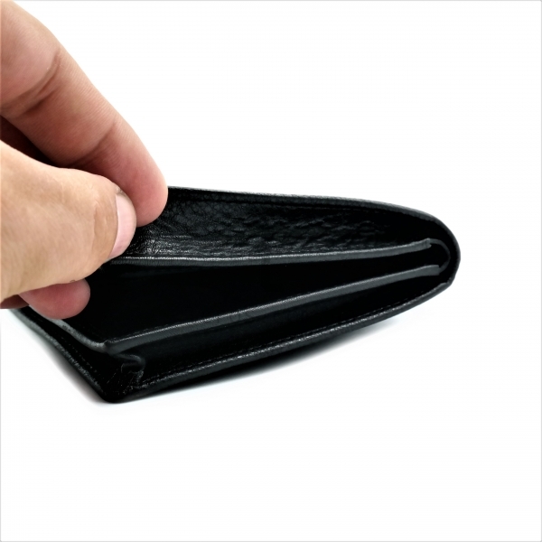 Чоловічий шкіряний гаманець Чорного кольору