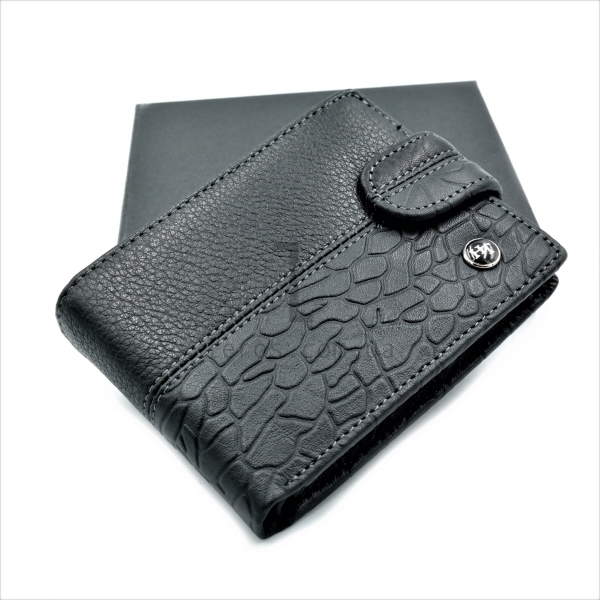 Чоловічий шкіряний гаманець Чорного кольору