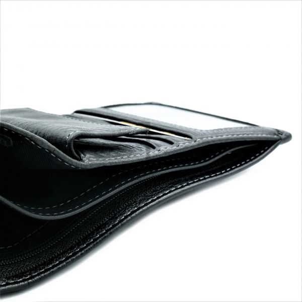 Чоловічий шкіряний гаманець Чорного кольору