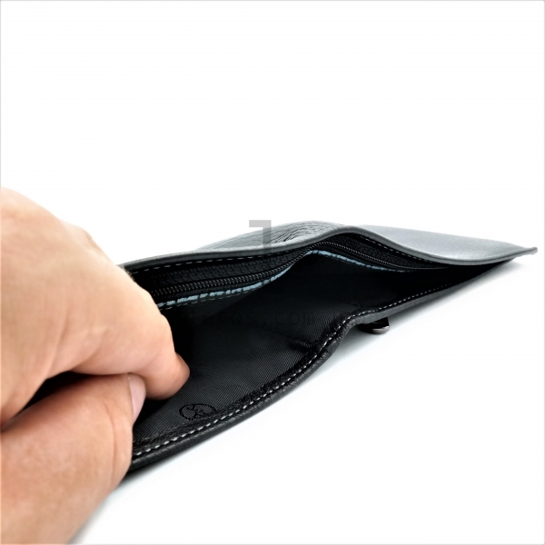 Чоловічий шкіряний гаманець Чорного кольору