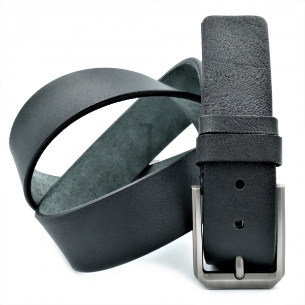 Чоловічий шкіряний ремінь під джинси.