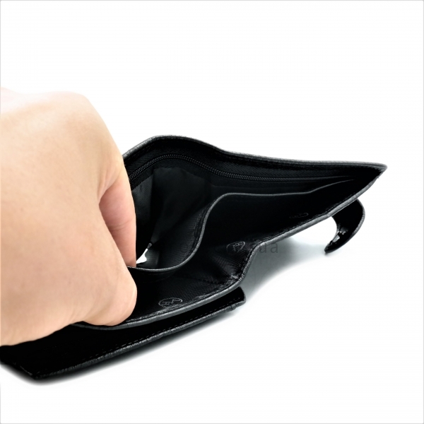 Чоловічий шкіряний гаманець Чорного кольору