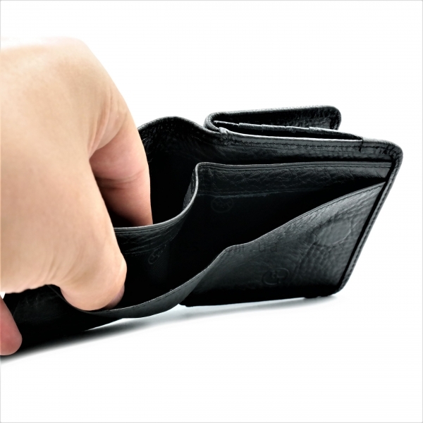 Чоловічий шкіряний гаманець Чорного кольору